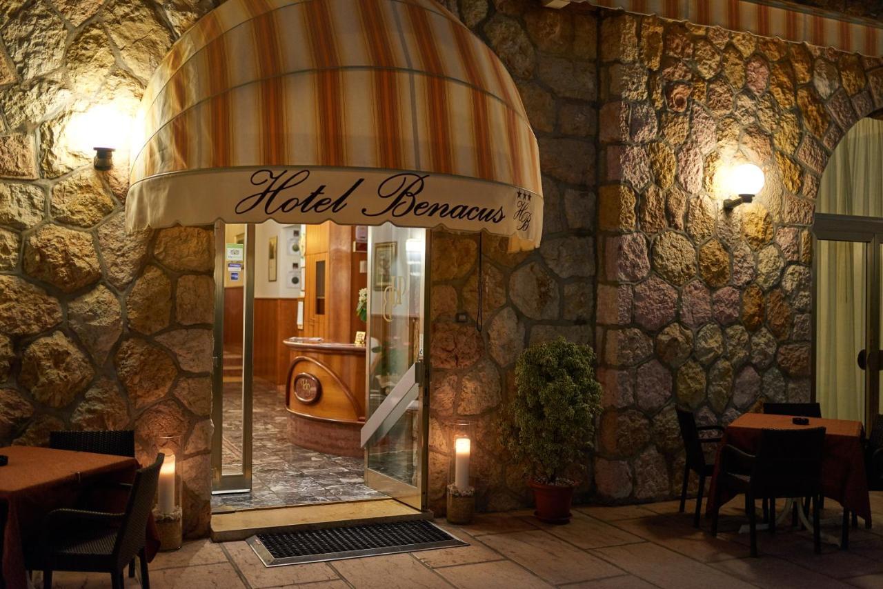 Hotel Benacus Тори дел Бенако Екстериор снимка