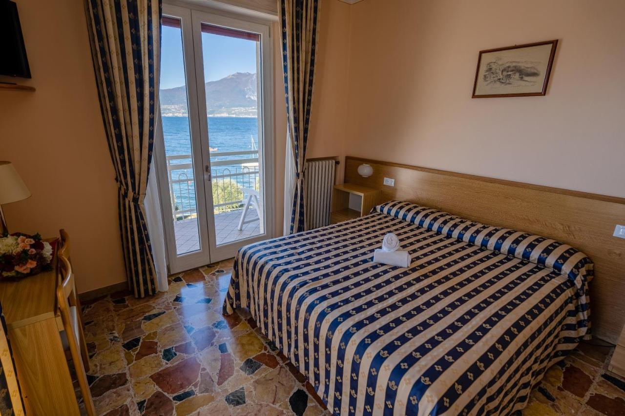 Hotel Benacus Тори дел Бенако Екстериор снимка