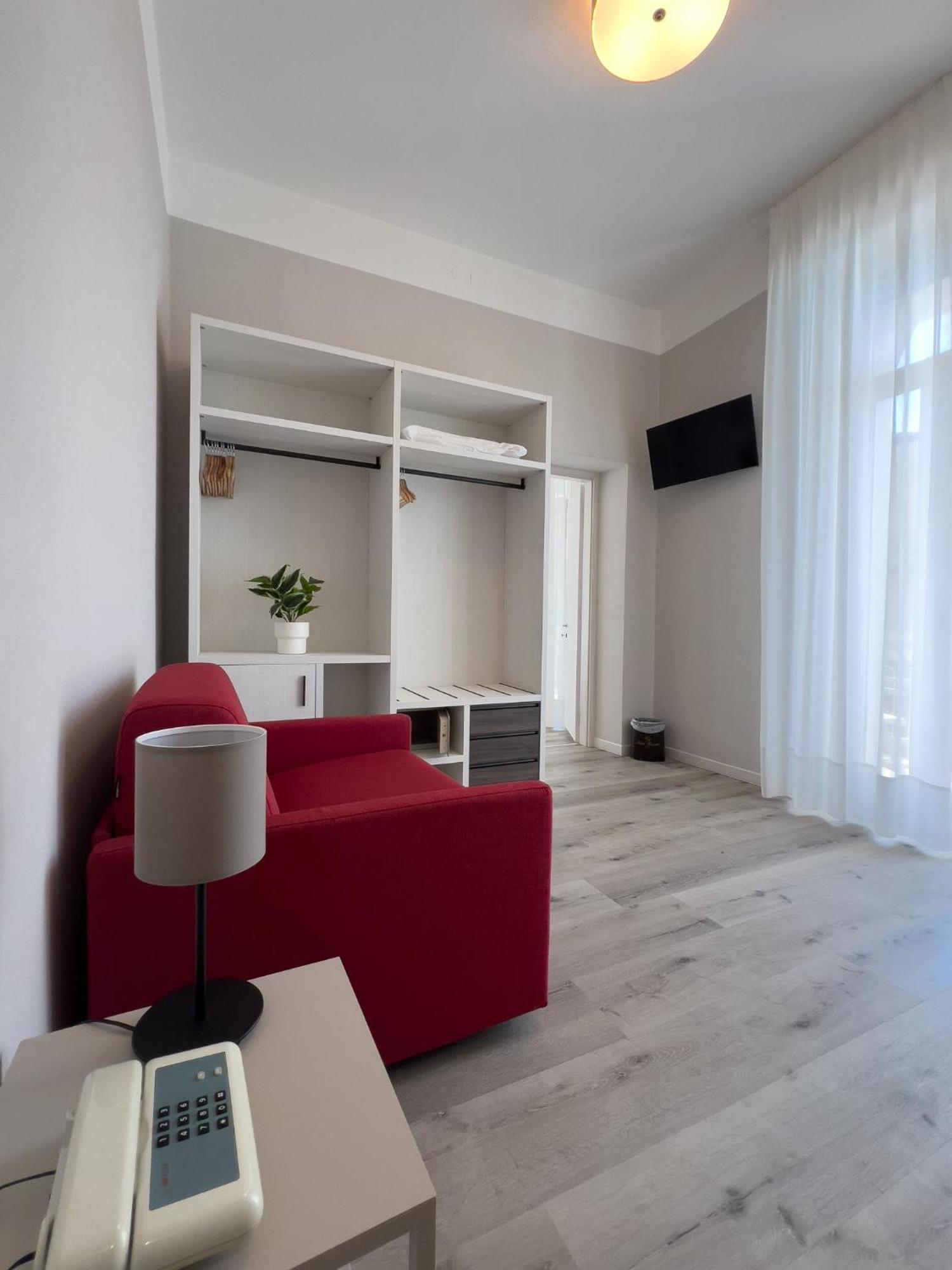 Hotel Benacus Тори дел Бенако Екстериор снимка