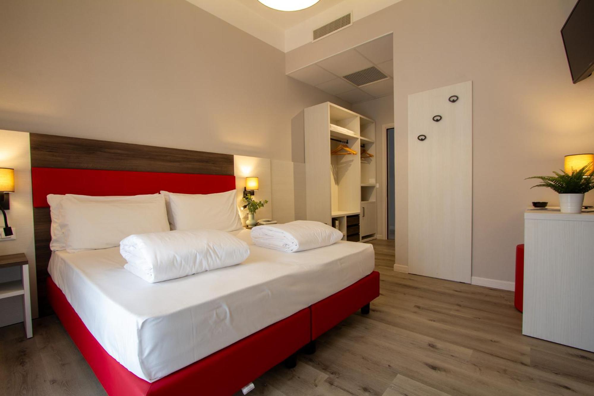 Hotel Benacus Тори дел Бенако Екстериор снимка