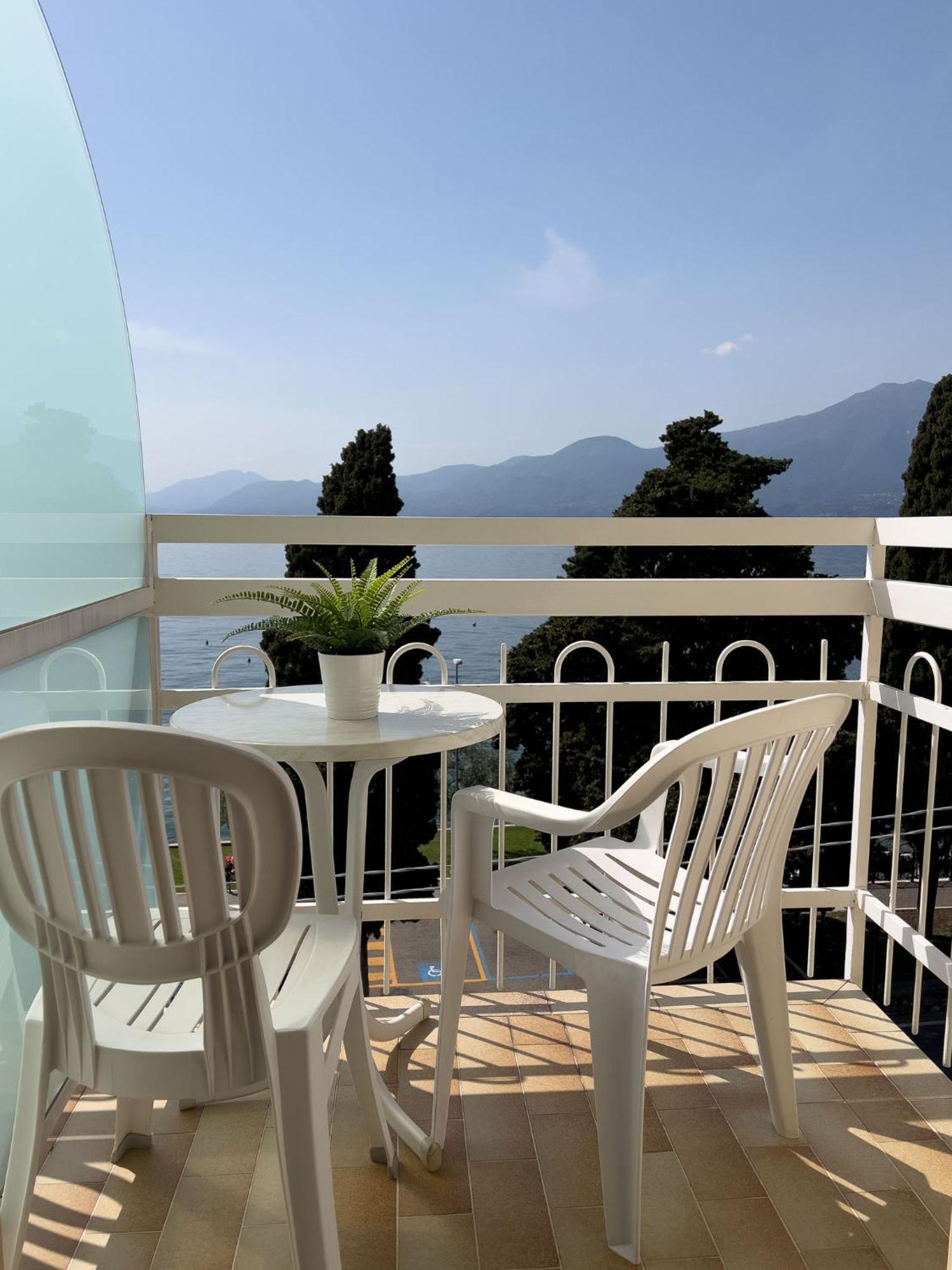 Hotel Benacus Тори дел Бенако Екстериор снимка