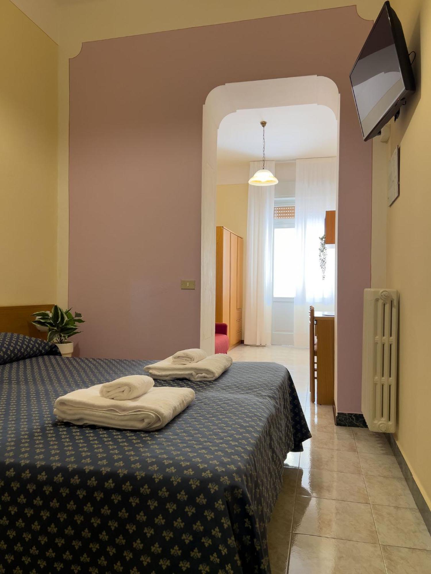 Hotel Benacus Тори дел Бенако Екстериор снимка